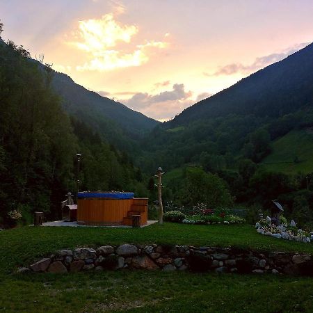 Chalet Cuore Selvatico Monno Bagian luar foto