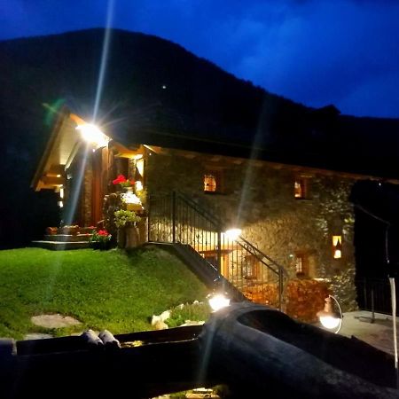 Chalet Cuore Selvatico Monno Bagian luar foto