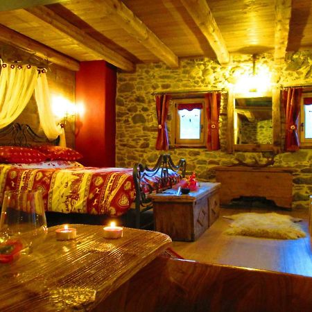 Chalet Cuore Selvatico Monno Bagian luar foto