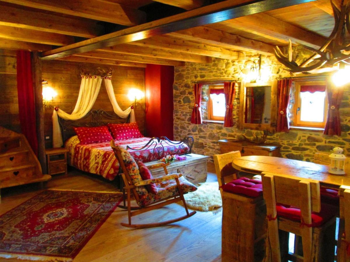 Chalet Cuore Selvatico Monno Bagian luar foto