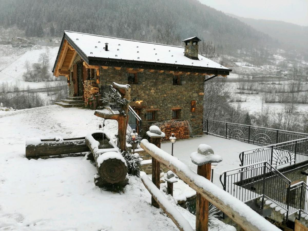 Chalet Cuore Selvatico Monno Bagian luar foto