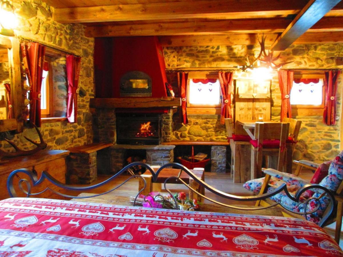 Chalet Cuore Selvatico Monno Bagian luar foto