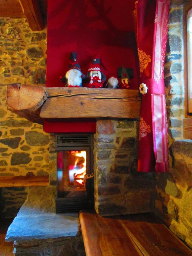 Chalet Cuore Selvatico Monno Bagian luar foto