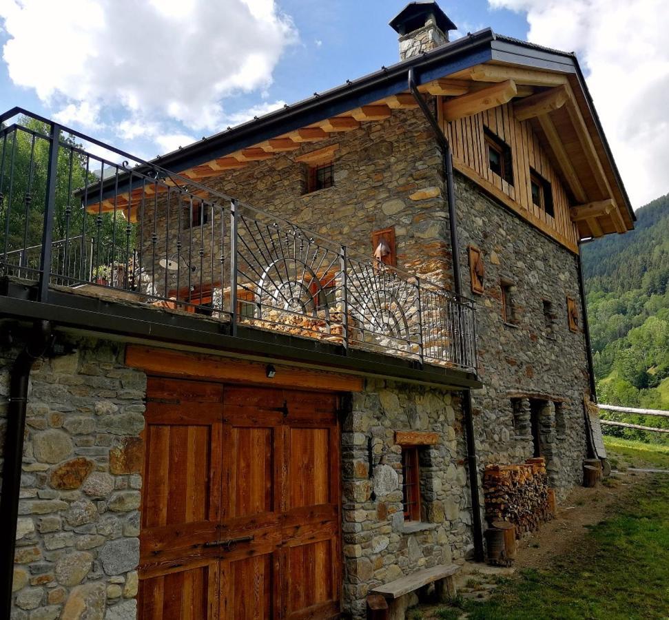 Chalet Cuore Selvatico Monno Bagian luar foto