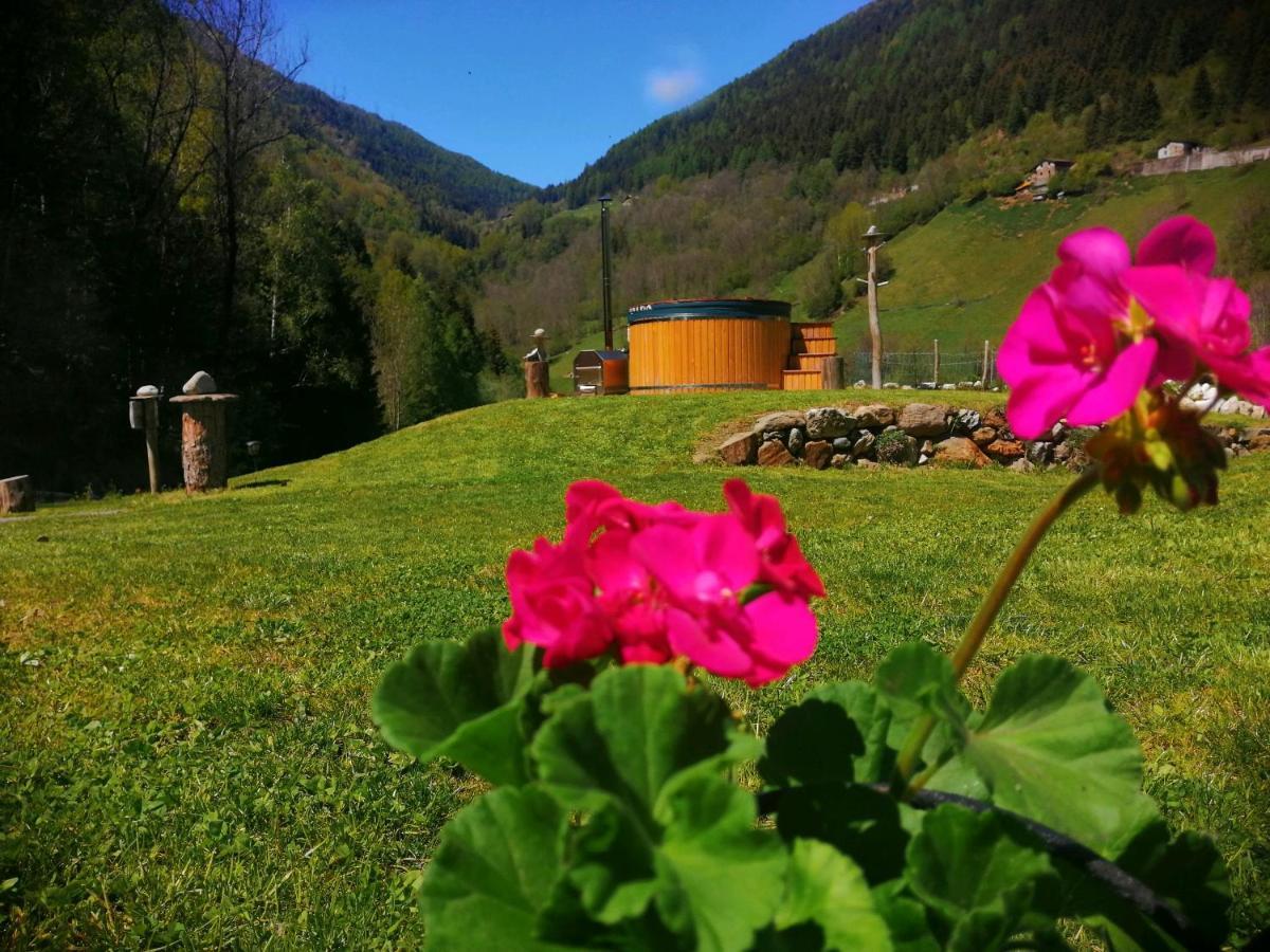 Chalet Cuore Selvatico Monno Bagian luar foto