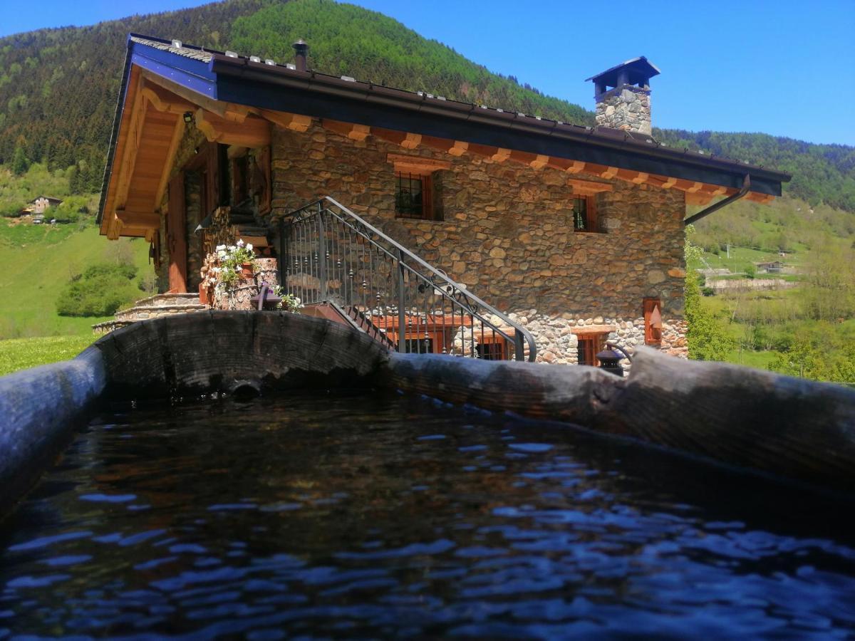 Chalet Cuore Selvatico Monno Bagian luar foto