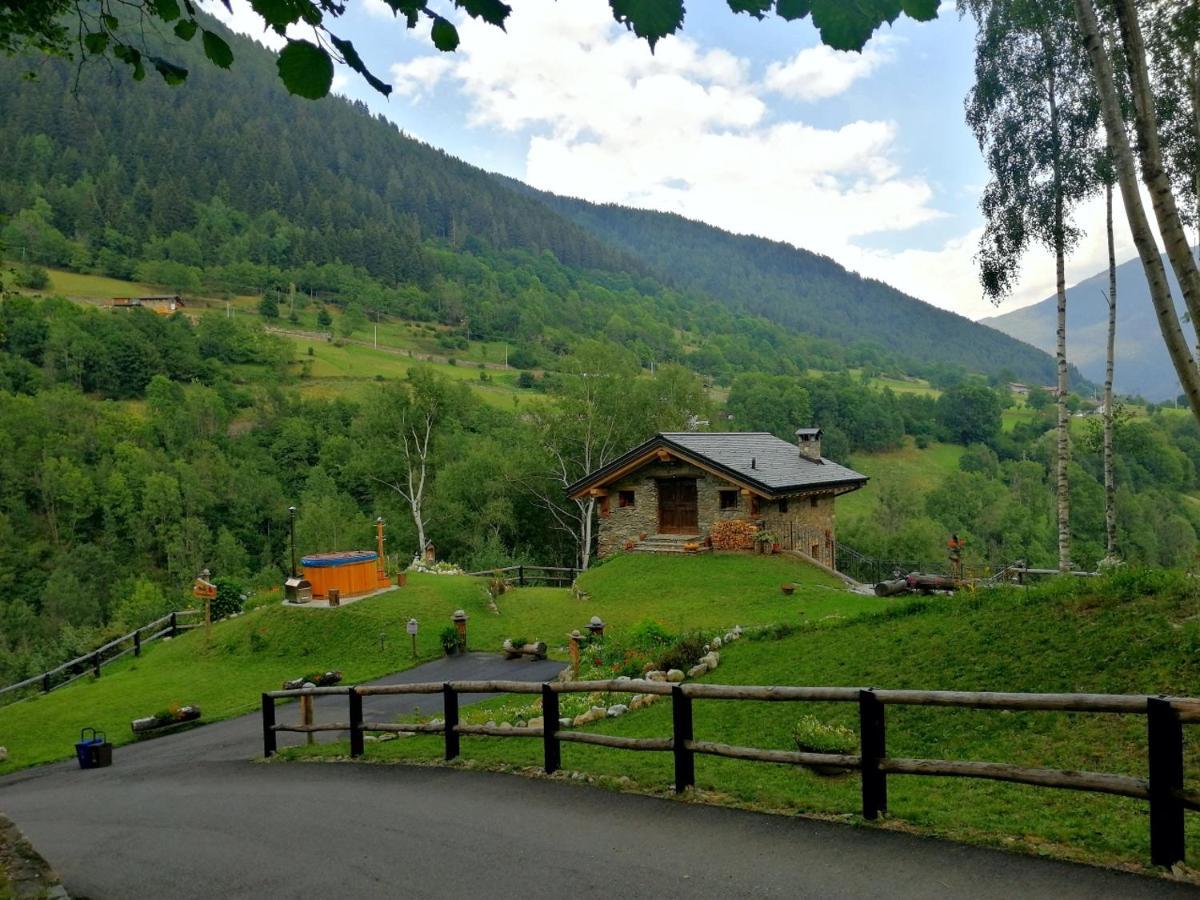 Chalet Cuore Selvatico Monno Bagian luar foto