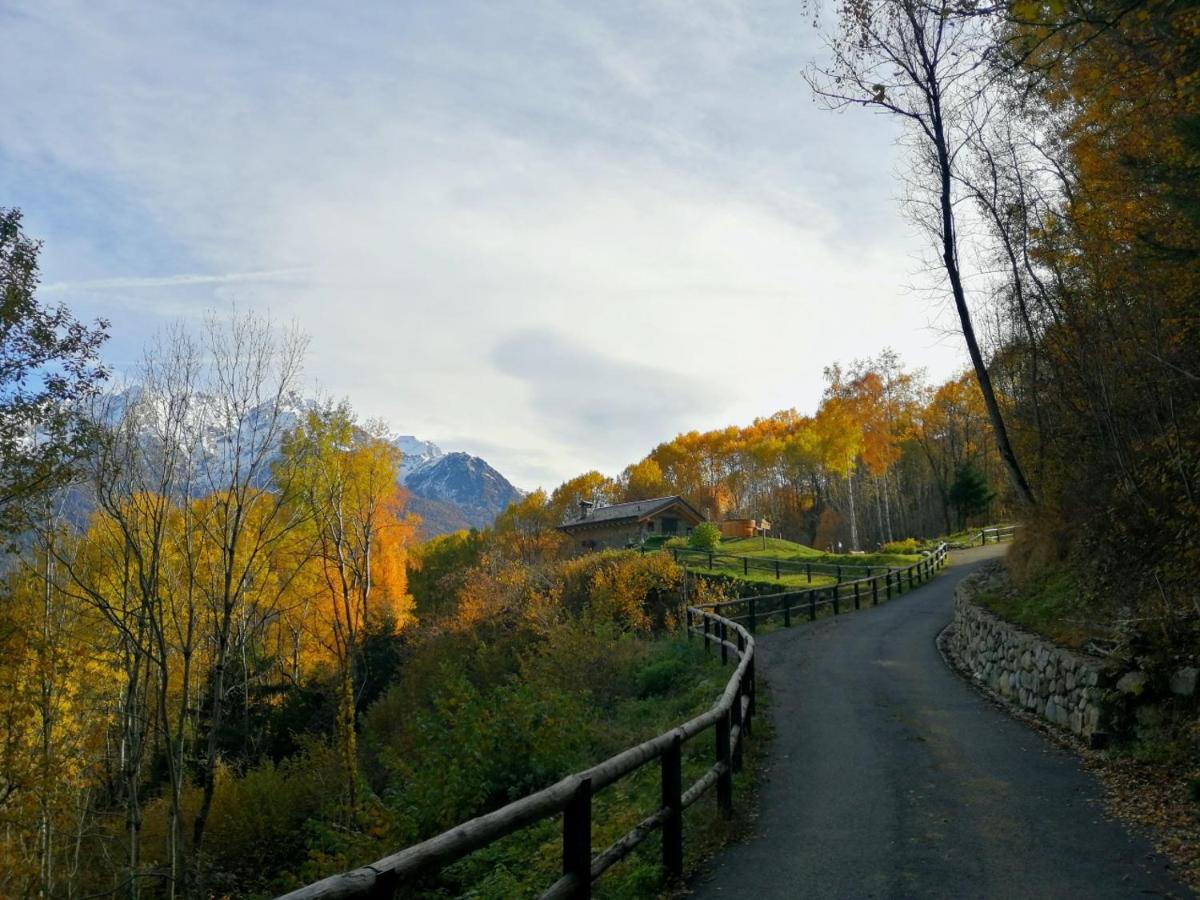 Chalet Cuore Selvatico Monno Bagian luar foto
