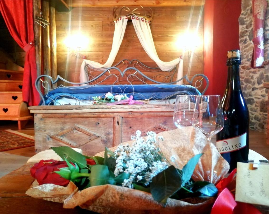 Chalet Cuore Selvatico Monno Bagian luar foto