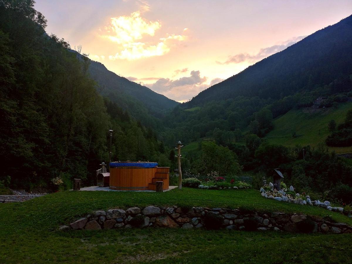 Chalet Cuore Selvatico Monno Bagian luar foto