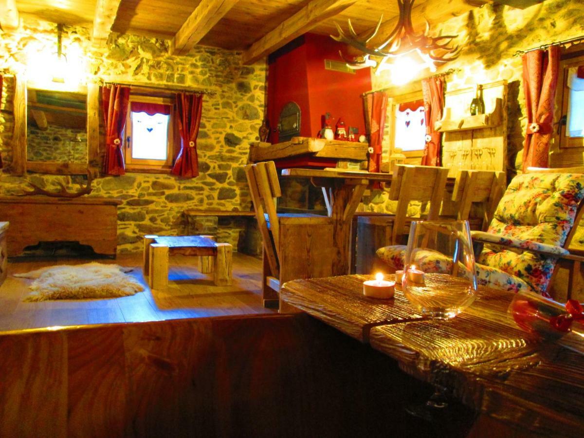 Chalet Cuore Selvatico Monno Bagian luar foto