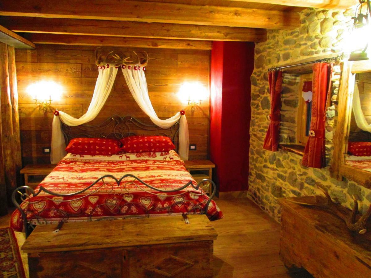 Chalet Cuore Selvatico Monno Bagian luar foto