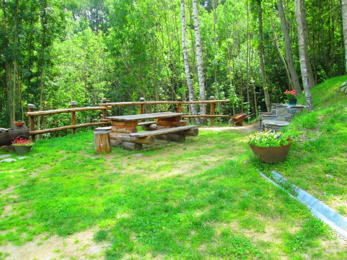 Chalet Cuore Selvatico Monno Bagian luar foto